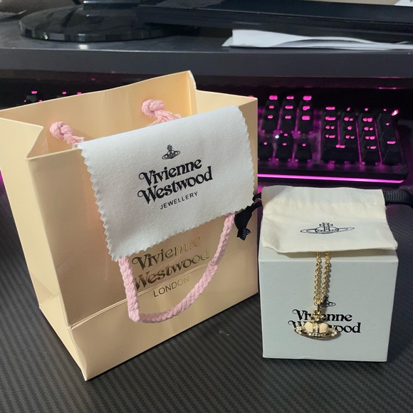 Vivienne Westwood Jewelry - Vivienne Westwood Heart Necklace